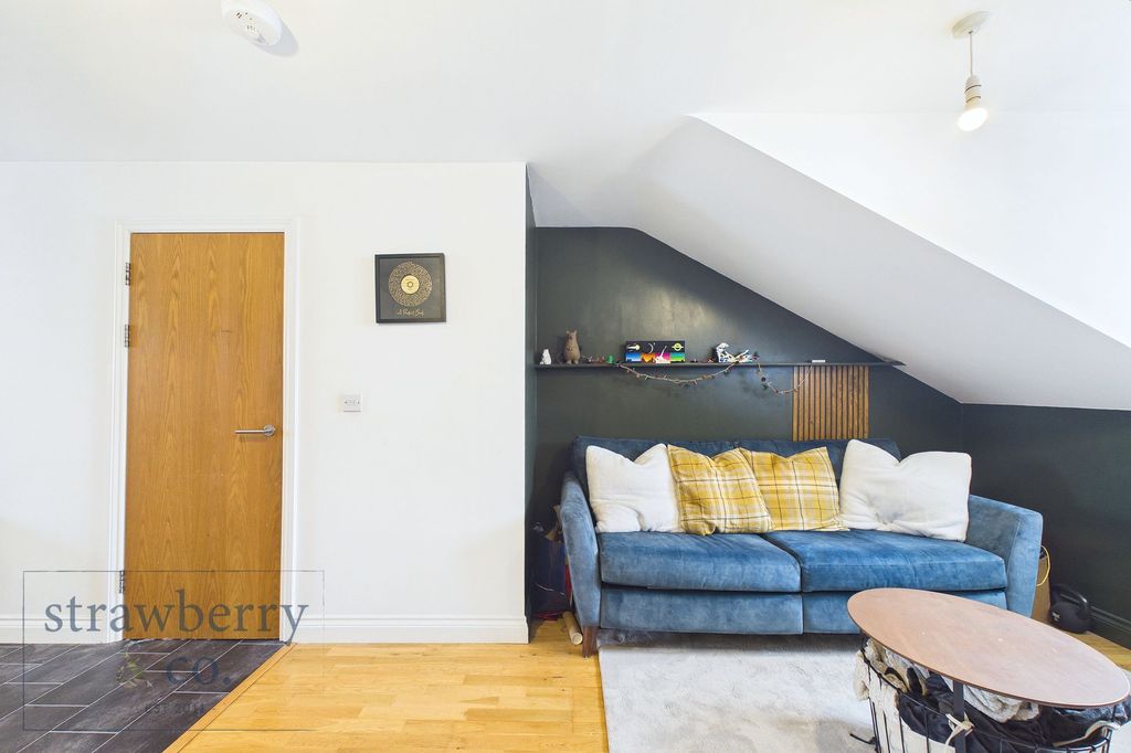 Property photo 1 of 28