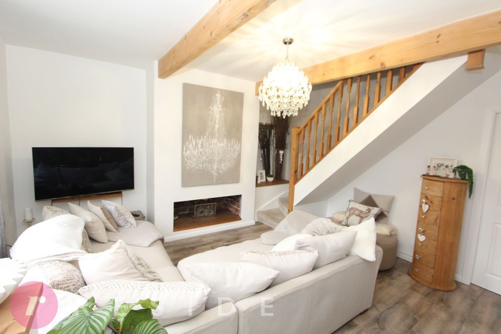 Property photo 2 of 14 Lounge