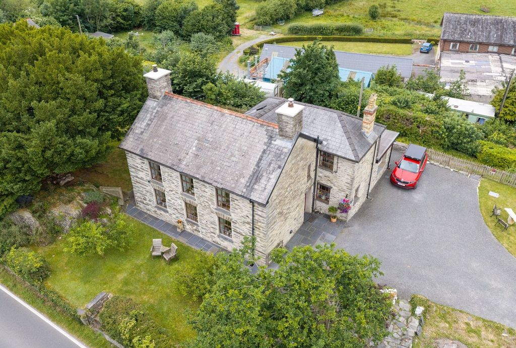 Property photo 1 of 44