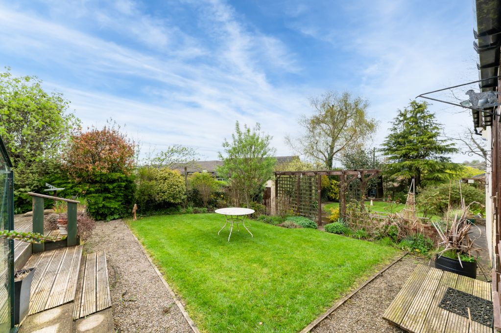 Property photo 2 of 38 Gardens