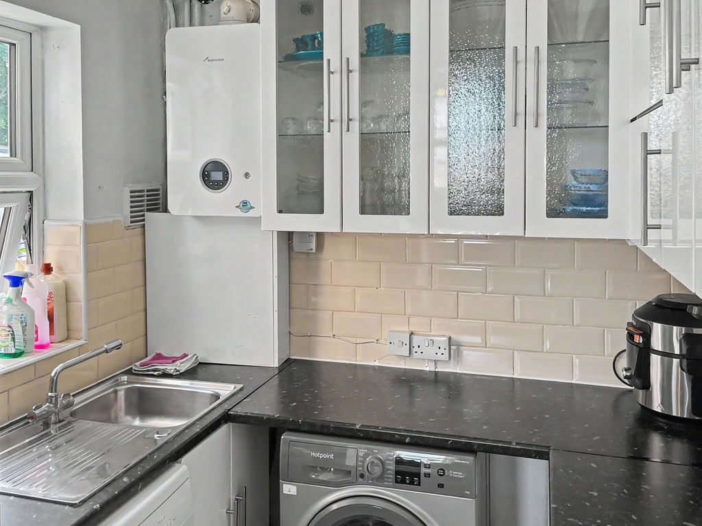 Property photo 3 of 11 Photo 12
