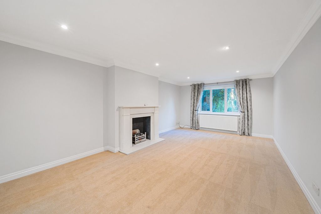 Property photo 3 of 17 Picture No. 28