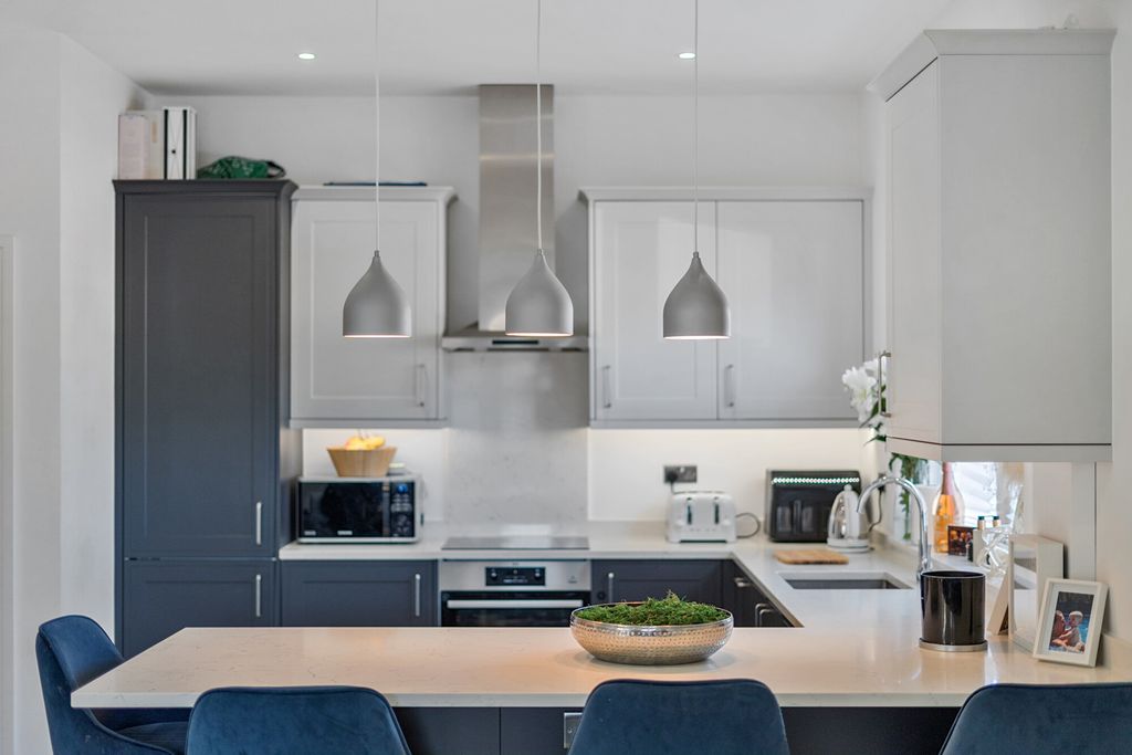 Property photo 3 of 21 Kitchen