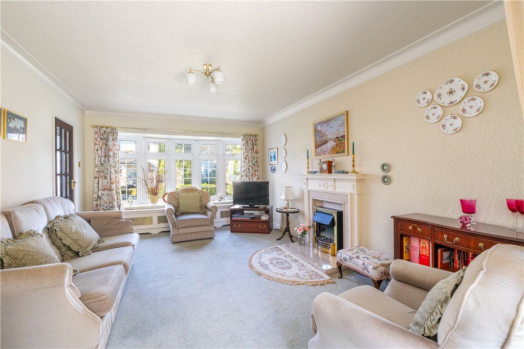Property photo 3 of 17 Sitting Room