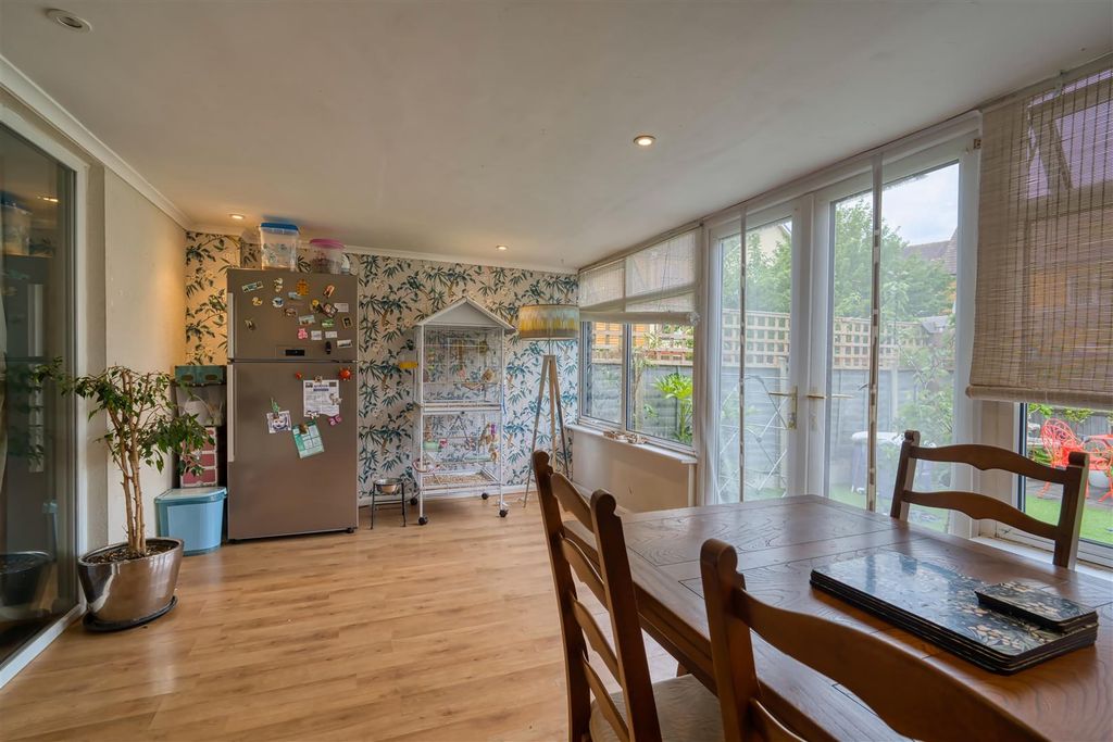 Property photo 3 of 10 Dining Room
