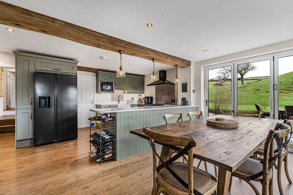 Property photo 2 of 38