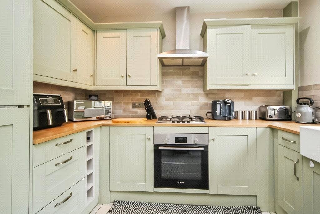 Property photo 3 of 4 Kitchen