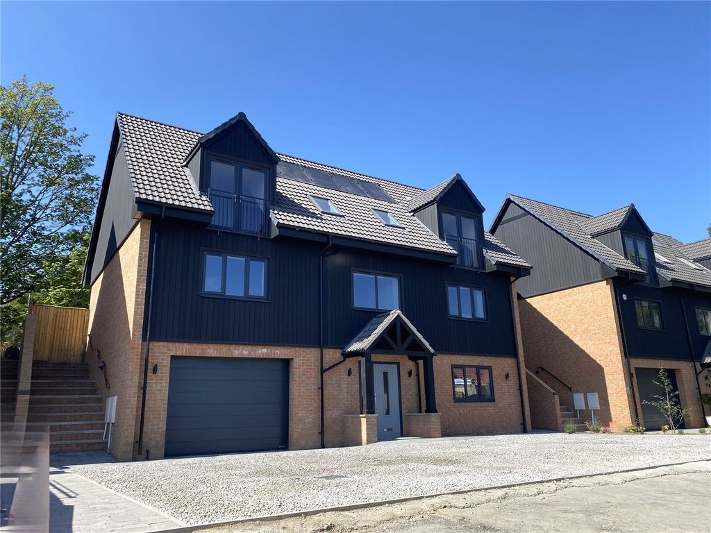 Property photo 1 of 17 Front External