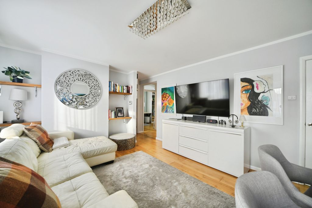 Property photo 1 of 24