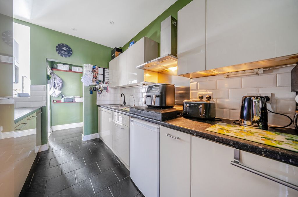 Property photo 3 of 15 1345093-10-68A845...