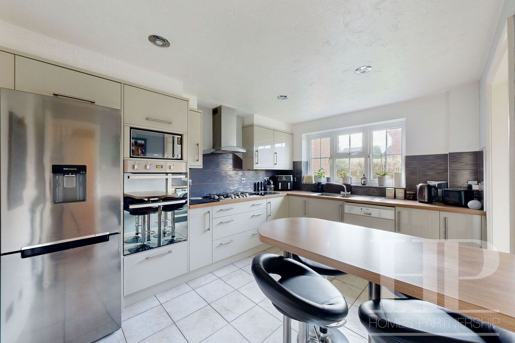 Property photo 3 of 26