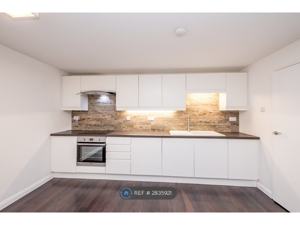 Property photo 3 of 12 Kitchen