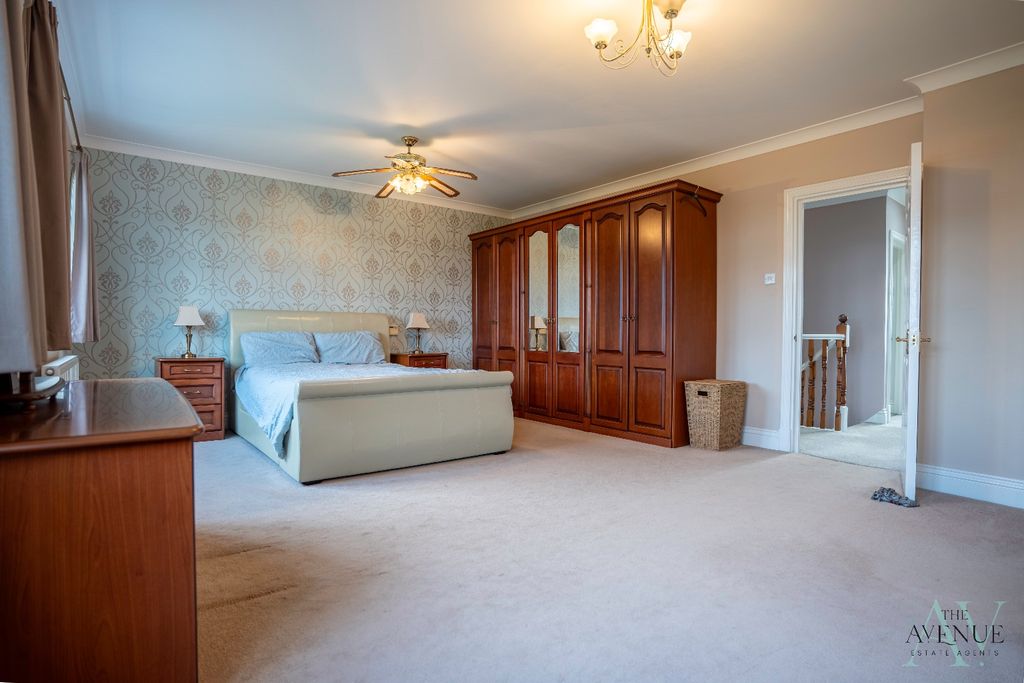 Additional image 10 of 5 bed detached house for saleConnaught Avenue, Grays RM16