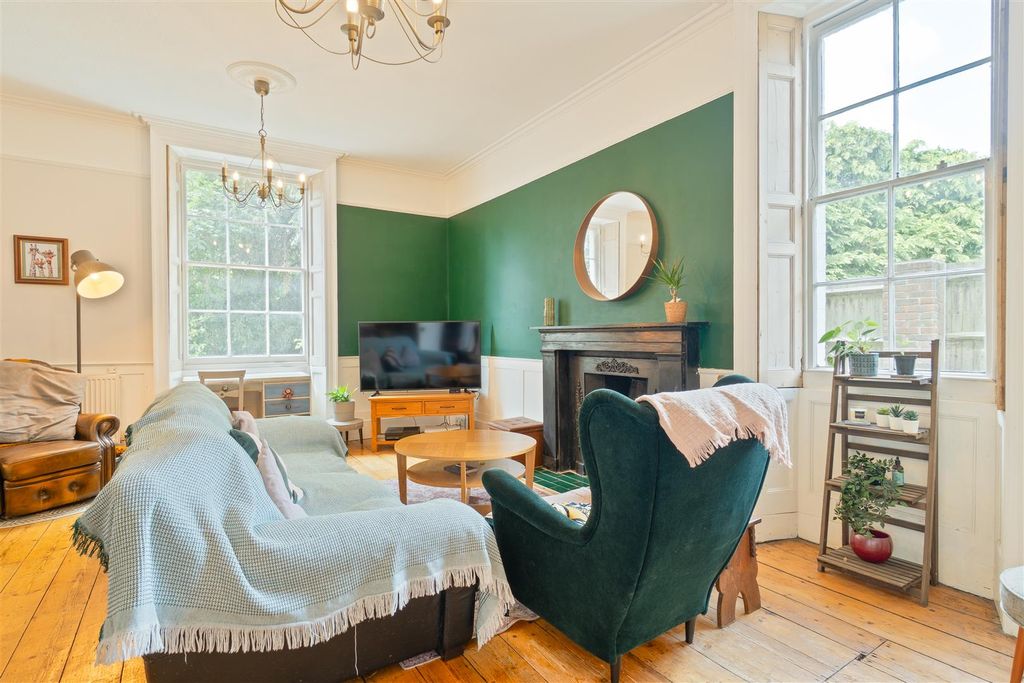 Property photo 2 of 17 Claremont House Wateringbury8.Jpg