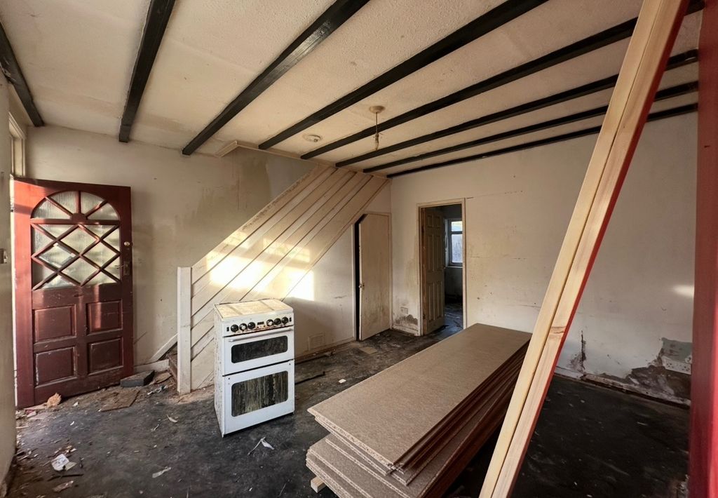 Property photo 3 of 12 4764983