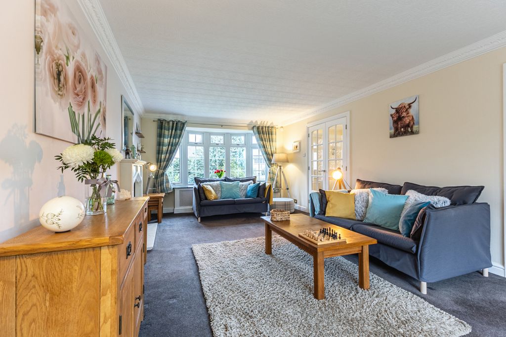 Property photo 2 of 28 Living Room