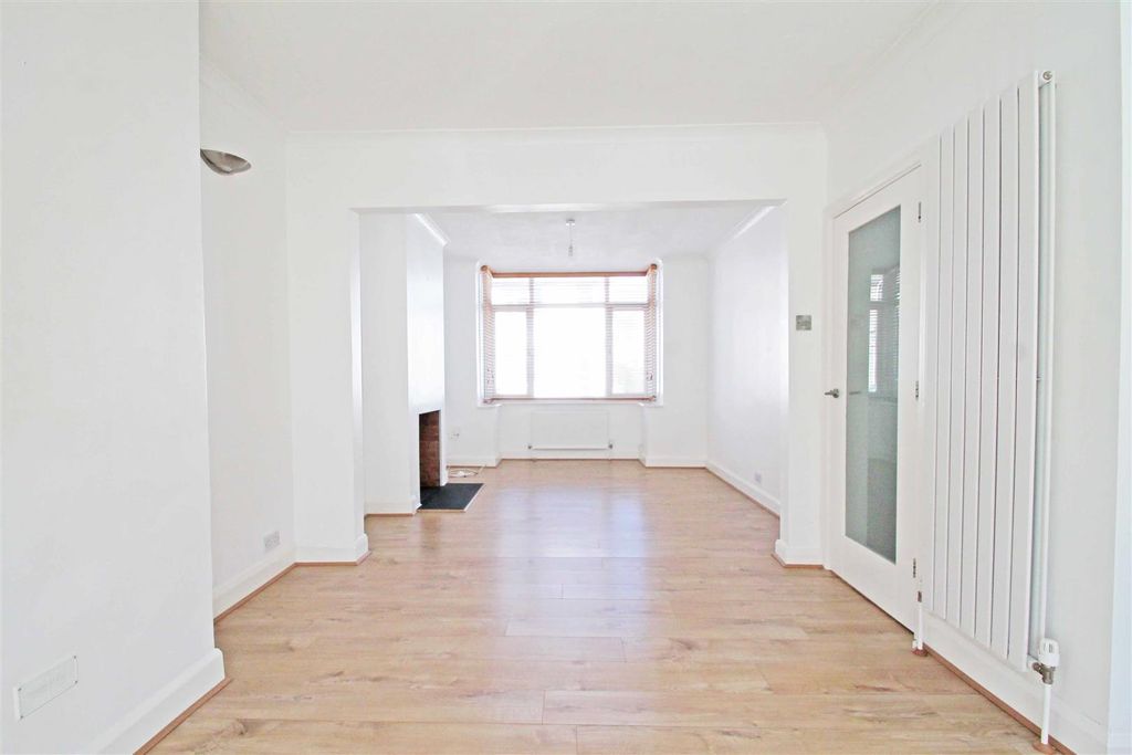 Property photo 2 of 12 Living/Dining Room