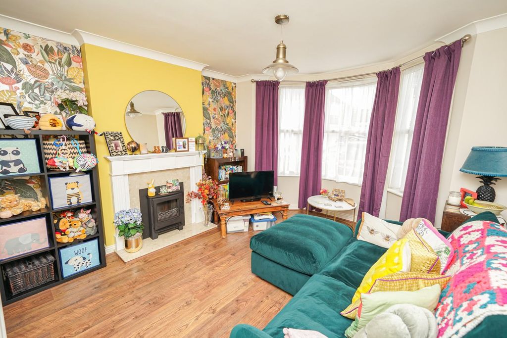 Property photo 2 of 15