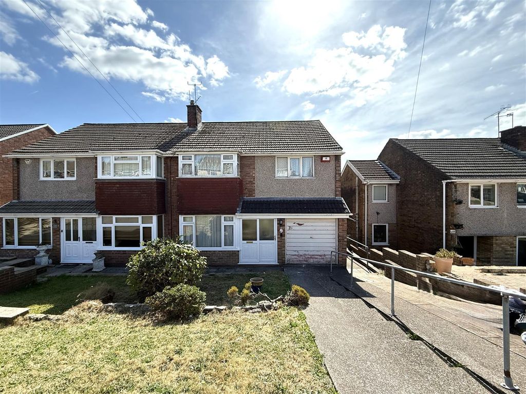 Property photo 1 of 14 External