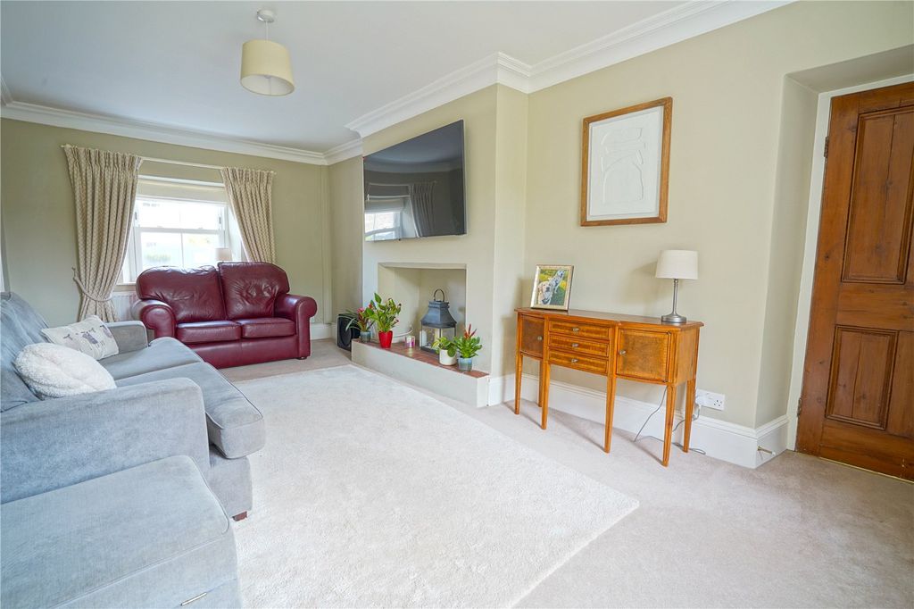 Property photo 3 of 24 Picture No. 23