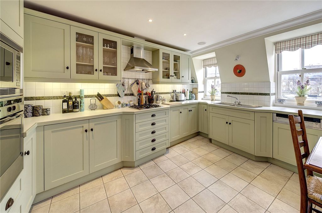 Property photo 2 of 14 Kitchen