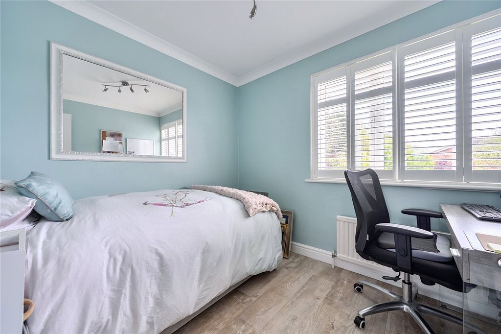 Additional image 15 of 5 bed detached house to rentChesterfield Drive, Sevenoaks, Kent TN13