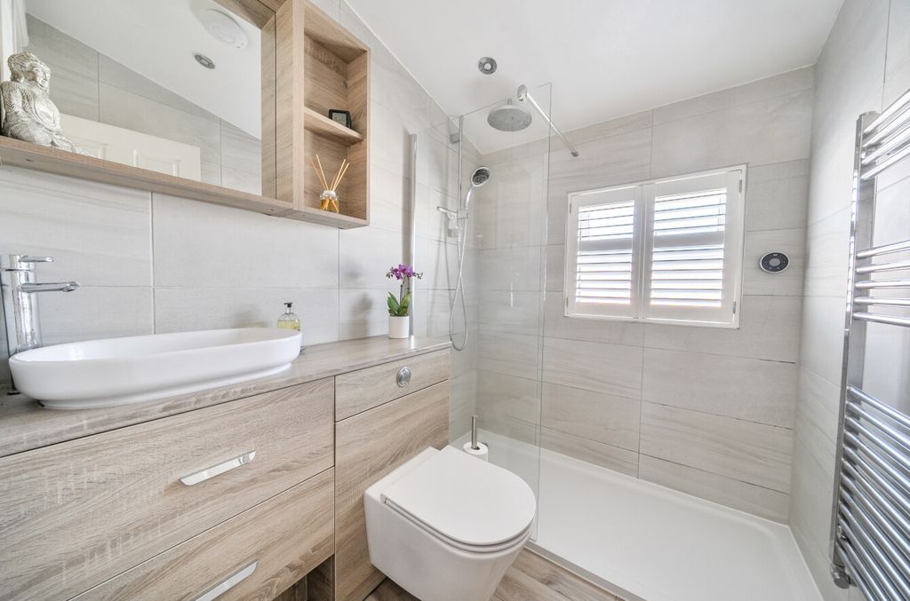 Property photo 3 of 14 1455555-12-69F48E...
