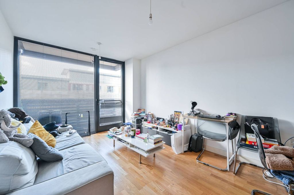 Property photo 1 of 8