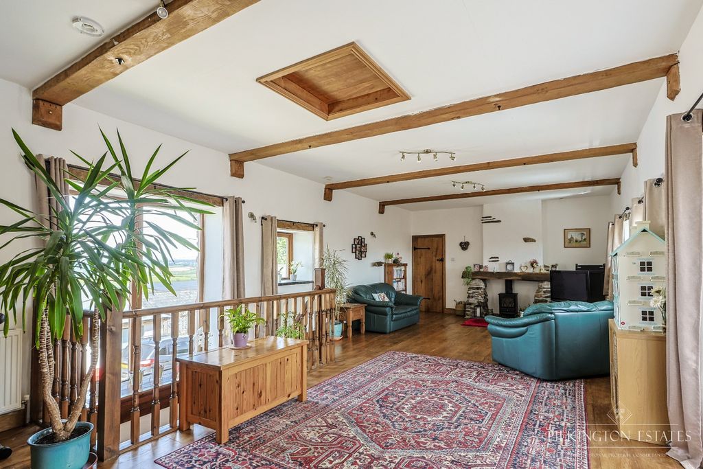 Property photo 3 of 18 4513203