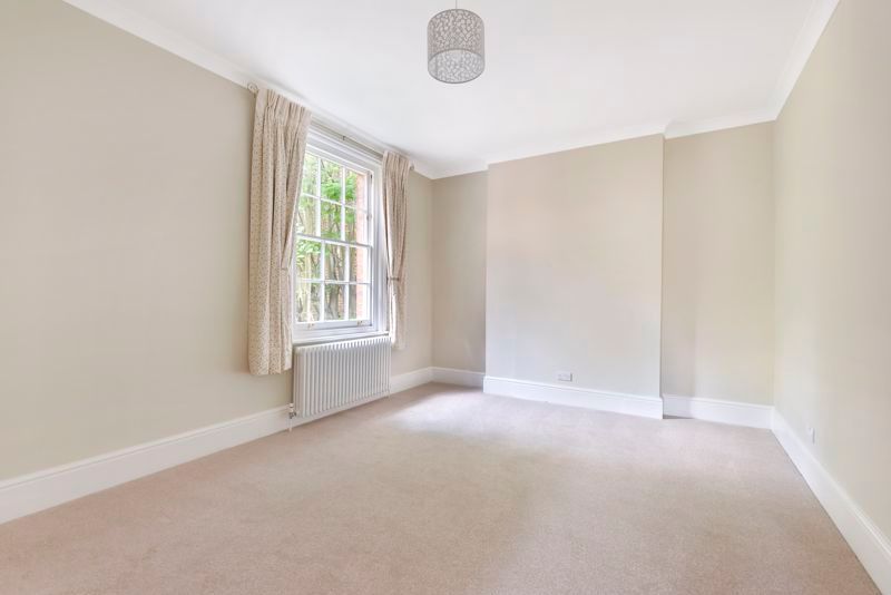 Additional image 6 of 3 bed flat to rentKings Road, Horsham RH13
