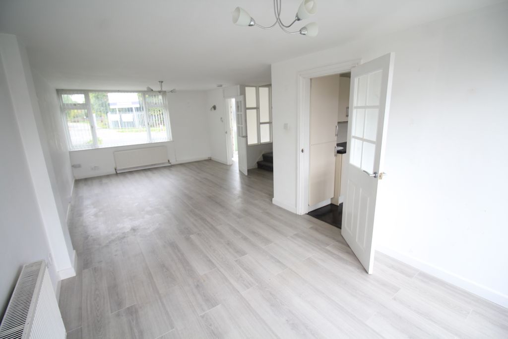 Property photo 2 of 13 Img_0095.Jpg