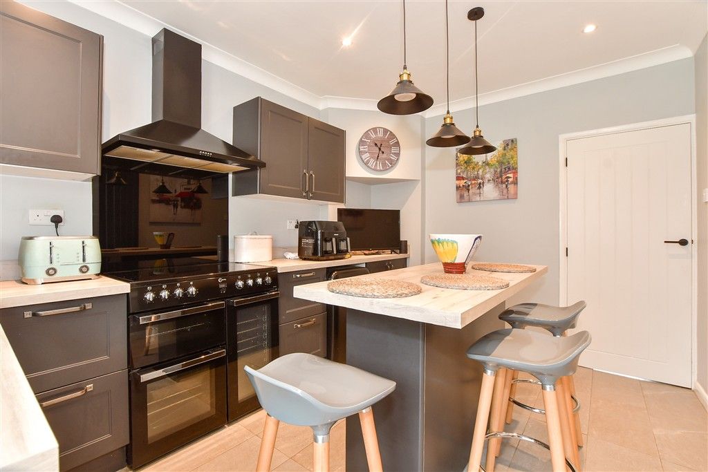 Property photo 3 of 18 Kitchen