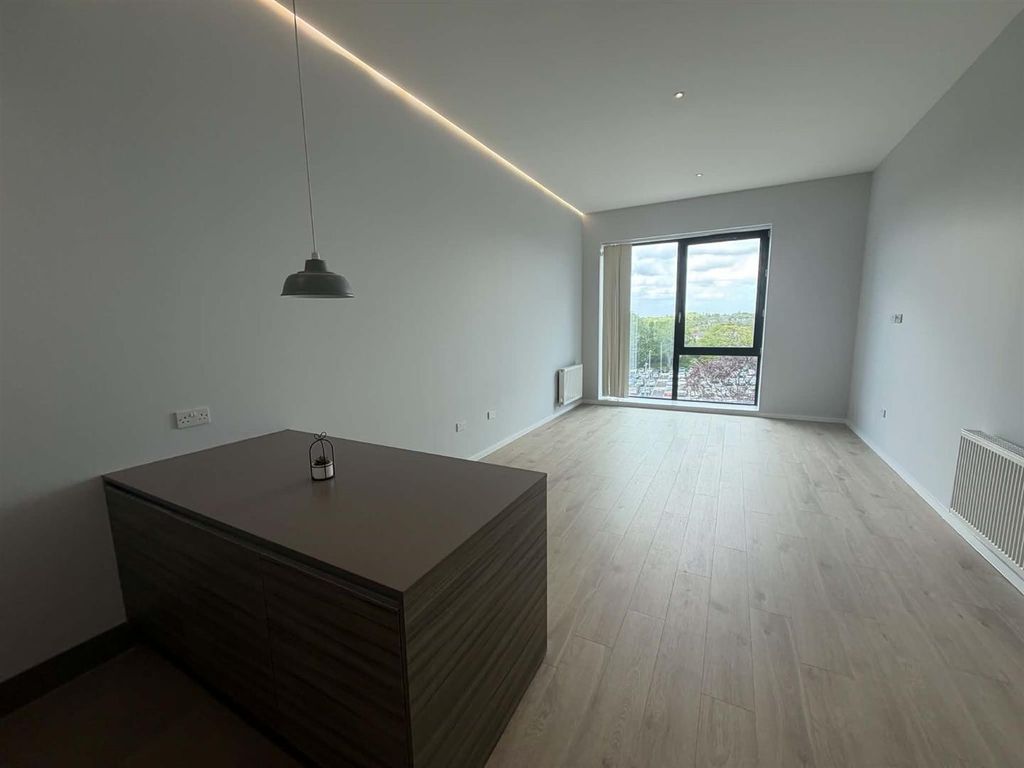 Property photo 3 of 16 F4c56F11-340d-49B1-Aea8-838015E1Eec9.Jpg