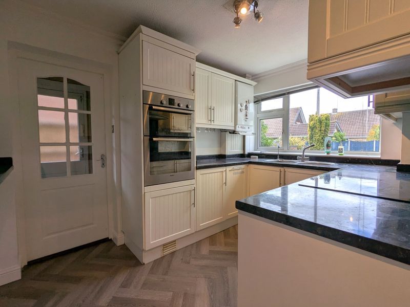 Property photo 3 of 10 Photo 8