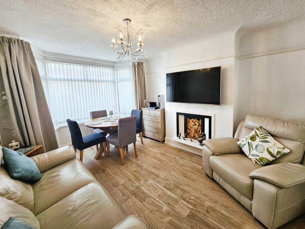 Property photo 2 of 14 Dining Room