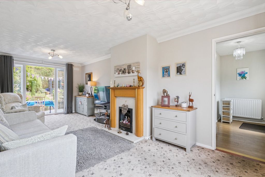 Property photo 2 of 20 5303144