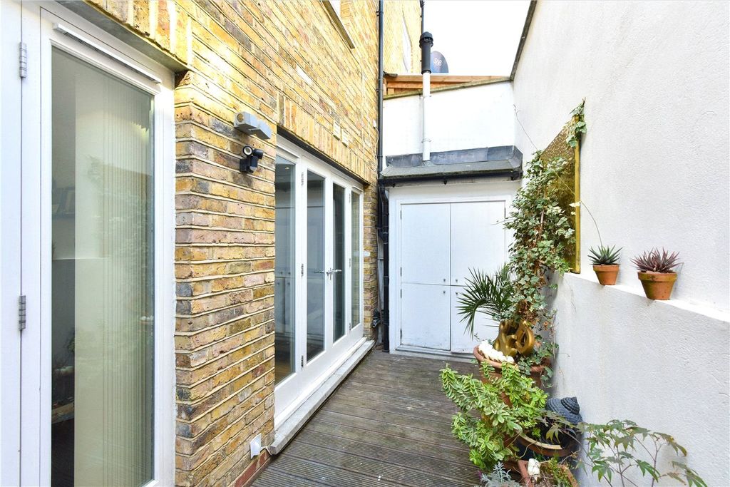 Property photo 3 of 14 Picture No. 13