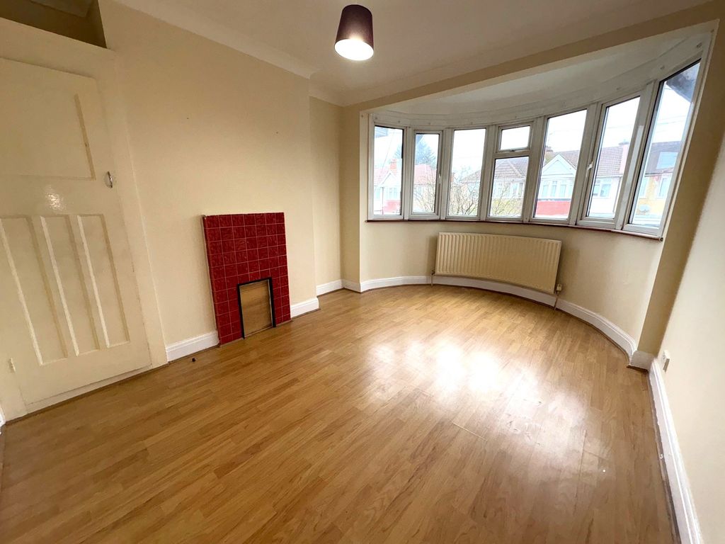 Property photo 2 of 10 81Drakerdbed1