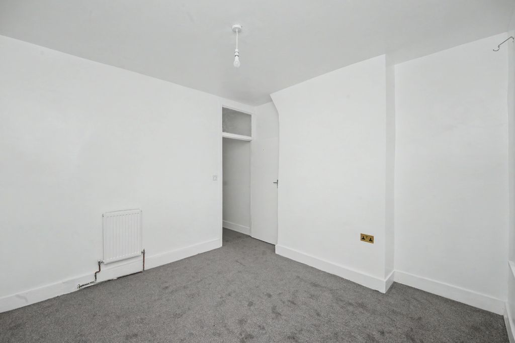 Property photo 2 of 13 53 Perth Road, Leyton, London, E10 7Pa