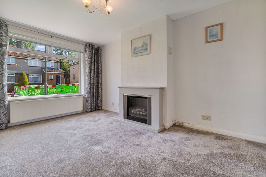 Property photo 2 of 32