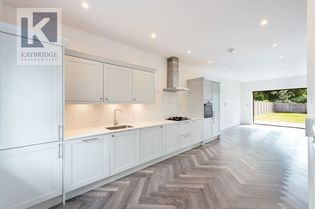 Property photo 2 of 20 Douglas Road, Surbiton - Kt6 7Sb