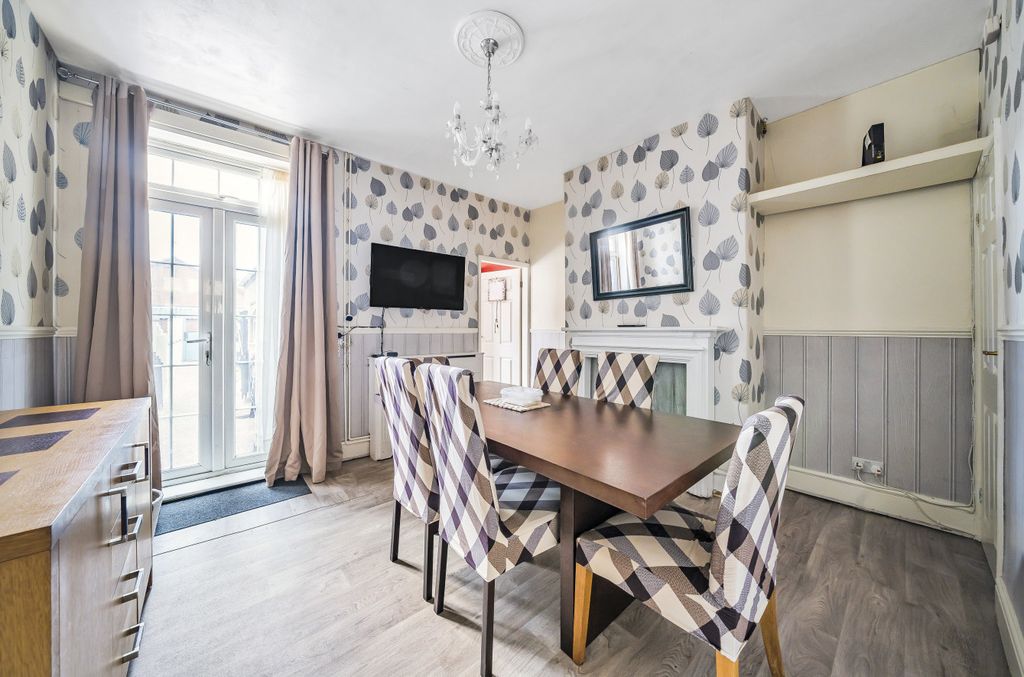 Property photo 3 of 11 1002862 (3).Jpg