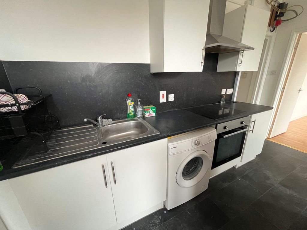 Property photo 1 of 3
