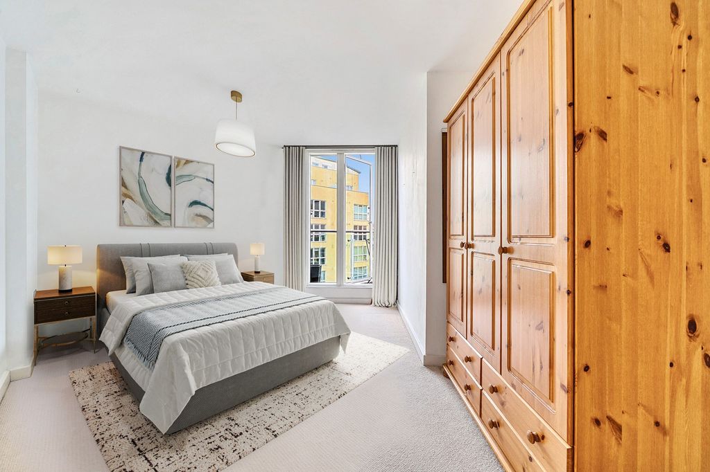 Property photo 3 of 11 Bedroom