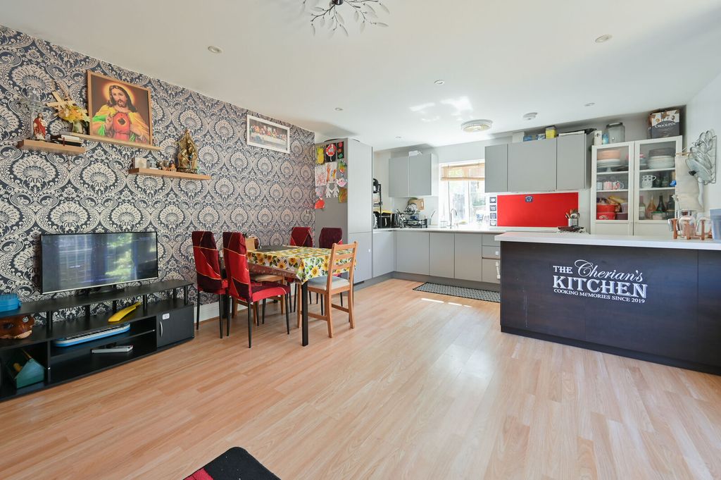 Property photo 2 of 14