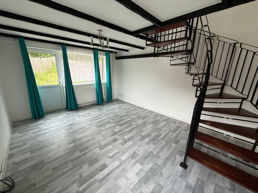 Property photo 1 of 9 2 Bed Semi-Detached House To Rent Bronwydd, Swansea Sa7