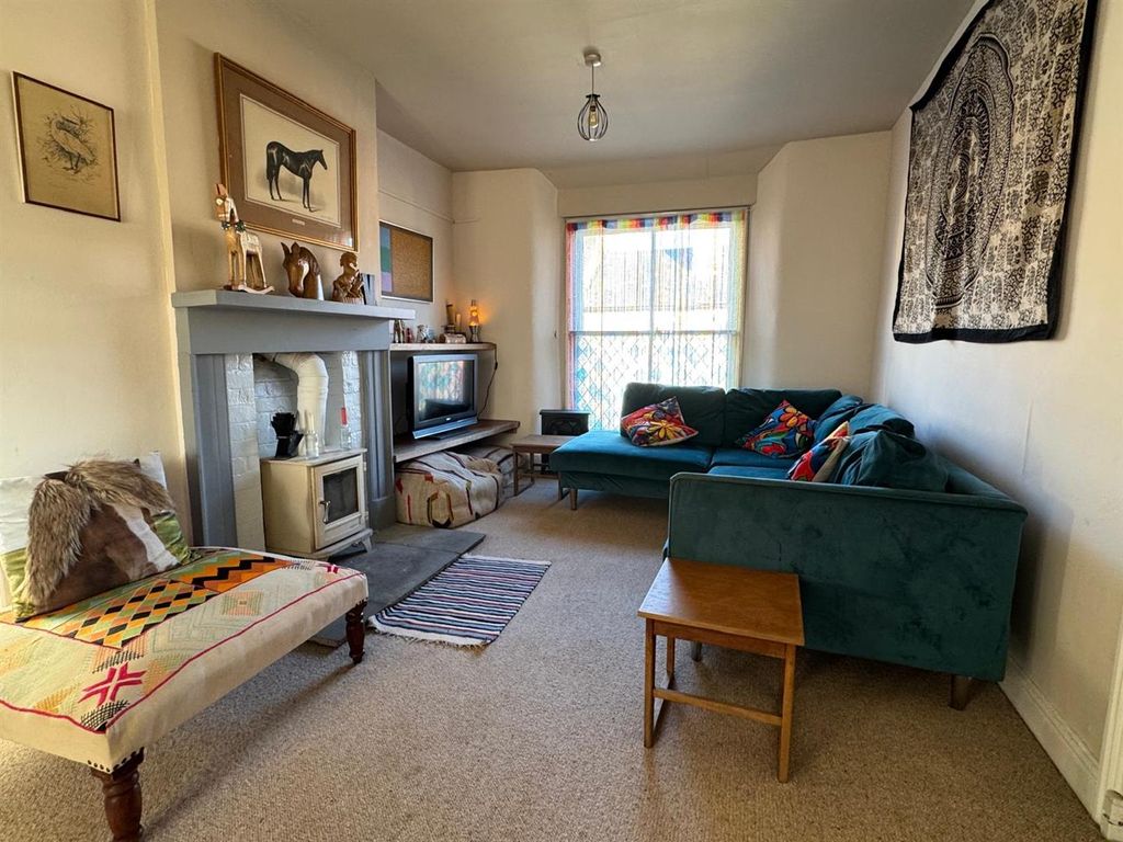 Property photo 2 of 13