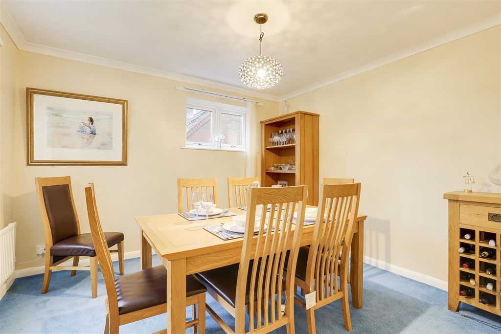 Property photo 3 of 24 12720.Jpg