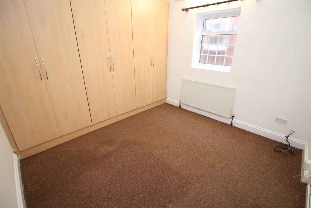 Property photo 3 of 5 Bedroom Area