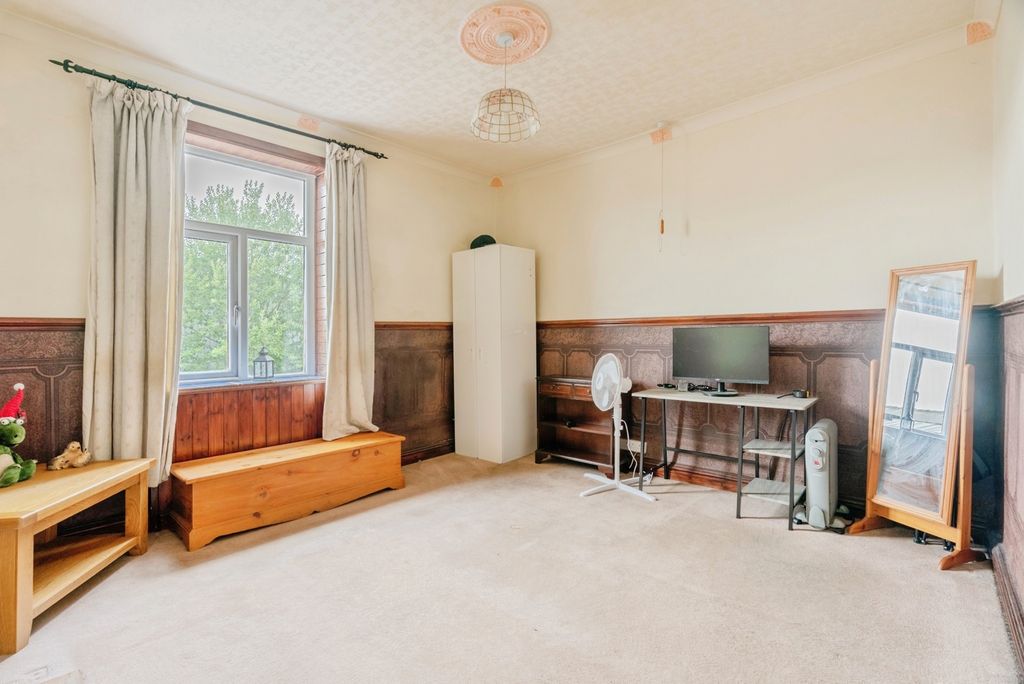 Property photo 3 of 12 Pbox-Img.Jpg